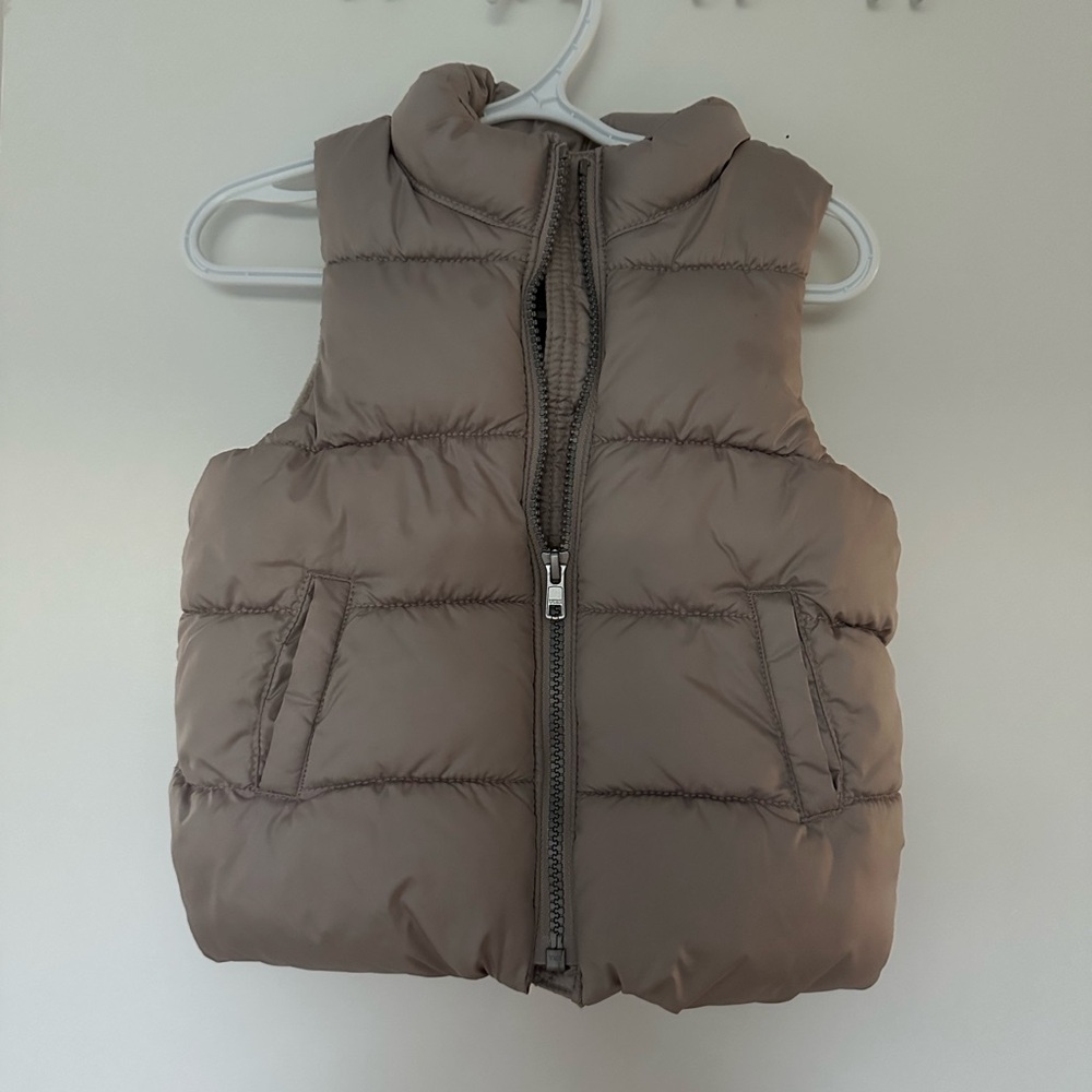 5/$10 Old Navy Frost Free Girls Vest 2T - Picture 1 of 5
